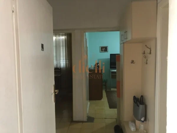 Tirane, jepet me qera apartament 1+1 Kati 4, 450 €