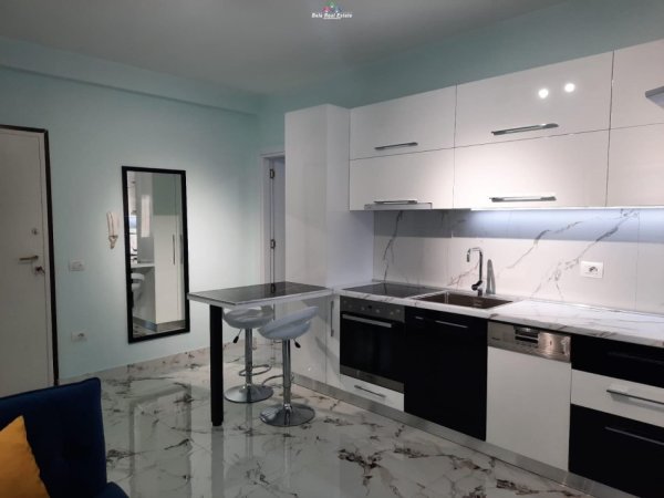 Tirane, jepet me qera apartament 1+1 Kati 6, 45 m² 450 € (don bosko)