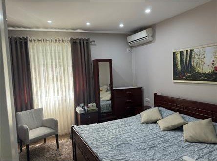 Tirane, jepet me qera apartament 2+1 Kati 2, 95 m² 480 € (yzbeirsht)