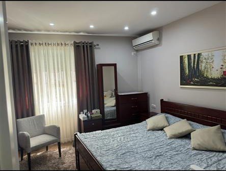 Tirane, jepet me qera apartament 2+1 Kati 2, 95 m² 480 € (yzbeirsht)