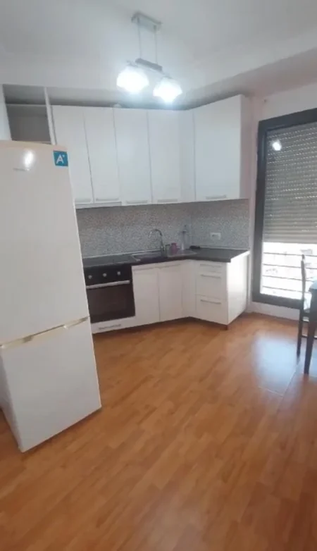 Tirane, jepet me qera apartament 2+1 Kati 5, 85 m² 700 € (Mine Peza)