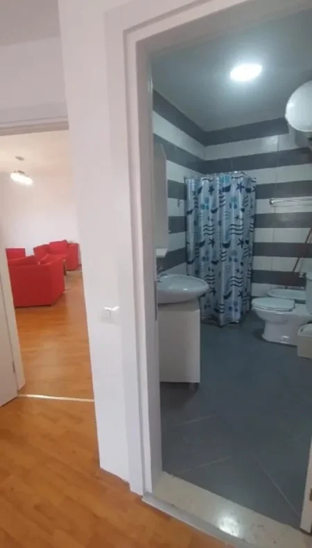 Tirane, jepet me qera apartament 2+1 Kati 5, 85 m² 700 € (Mine Peza)