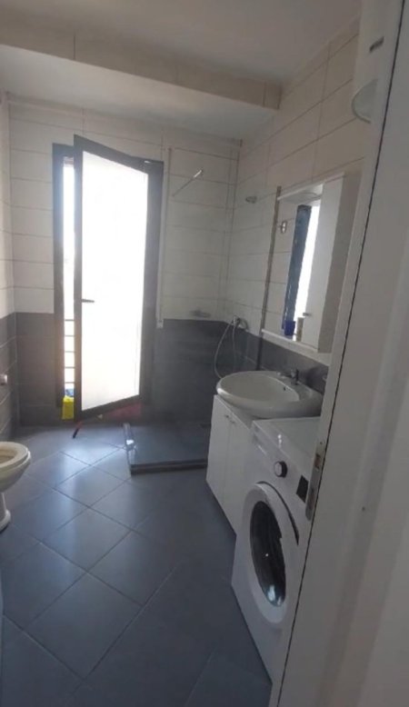 Tirane, jepet me qera apartament 2+1 Kati 5, 85 m² 700 € (Mine Peza)