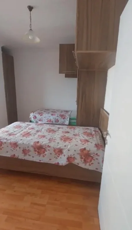 Tirane, jepet me qera apartament 2+1 Kati 5, 85 m² 700 € (Mine Peza)