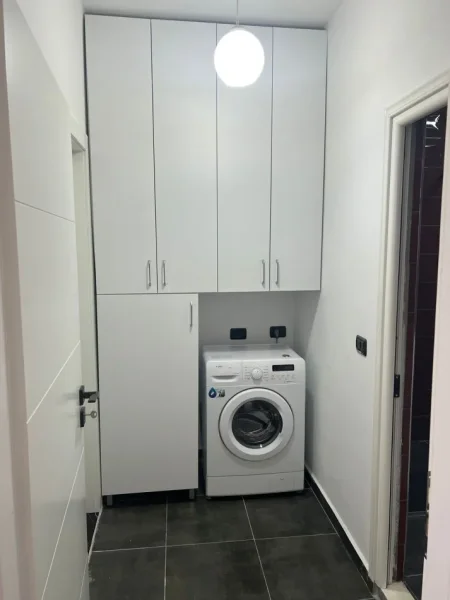 Tirane, jepet me qera apartament 2+1+Ballkon Kati 2, 70 m² 450 € (Rruga e dibres , prane tower bridge)