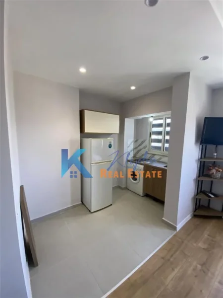Tirane, jepet me qera garsonier Kati 9, 30 m² (Fusha e Aviacionit)