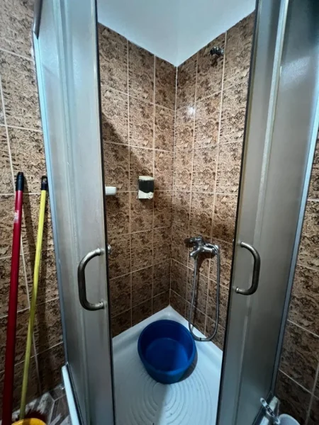 Tirane, jepet me qera apartament 1+1+Ballkon Kati 0, 75 m² 350 € (Allias, 5 Maji, Tirane)