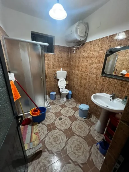 Tirane, jepet me qera apartament 1+1+Ballkon Kati 0, 75 m² 350 € (Allias, 5 Maji, Tirane)