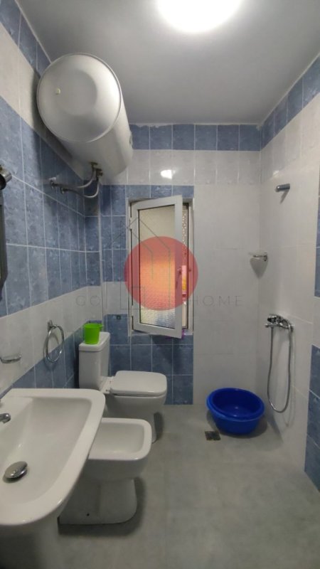 Tirane, jepet me qera apartament 2+1 Kati 5, 80 m² 400 € (Ali Demi)