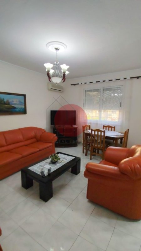 Tirane, jepet me qera apartament 2+1 Kati 5, 80 m² 400 € (Ali Demi)