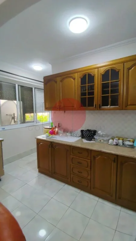 Tirane, jepet me qera apartament 2+1 Kati 5, 80 m² 400 € (Ali Demi)