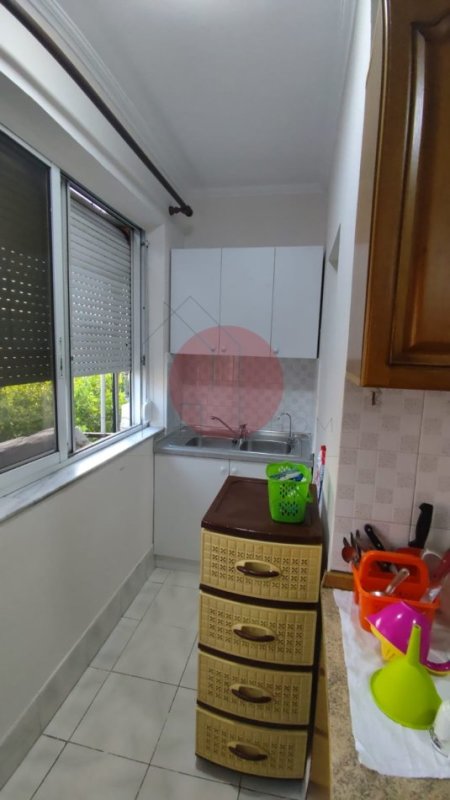 Tirane, jepet me qera apartament 2+1 Kati 5, 80 m² 400 € (Ali Demi)