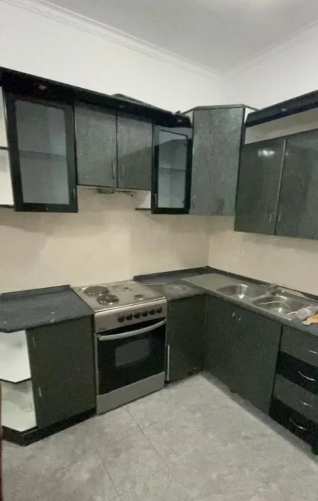 Tirane, jepet me qera apartament 2+1 Kati 6, 88 m² 400 € (Xhamllik)