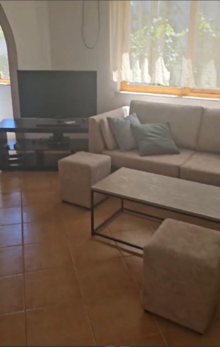 Tirane, jepet me qera Vile 1+1 Kati 1, 70 m² 400 € (Zogu i zi)