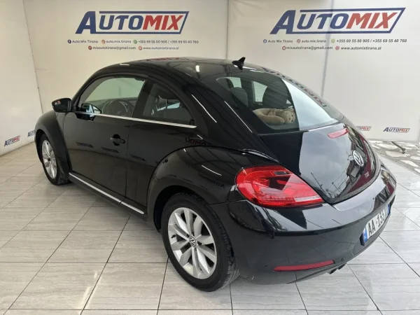 Tirane, shes makine VW BEETLE Nafte, e zeze automatik Klima 71.000 km 10.500 €