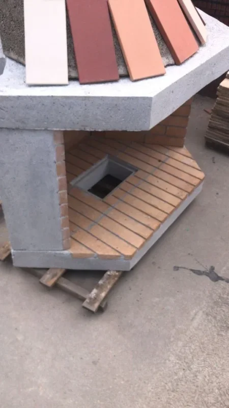 Tirane, Tulla shamat, Tulla xhami, pllaka balte 10 €