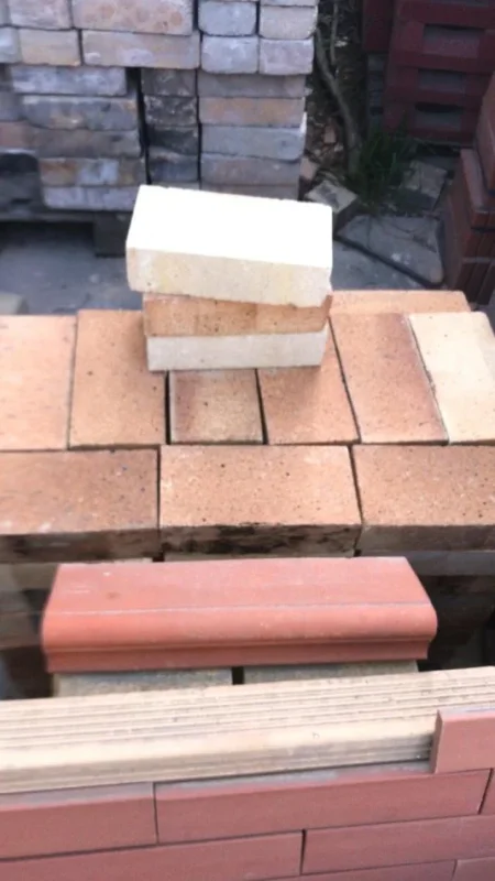 Tirane, shes Tulla xhami 10 €