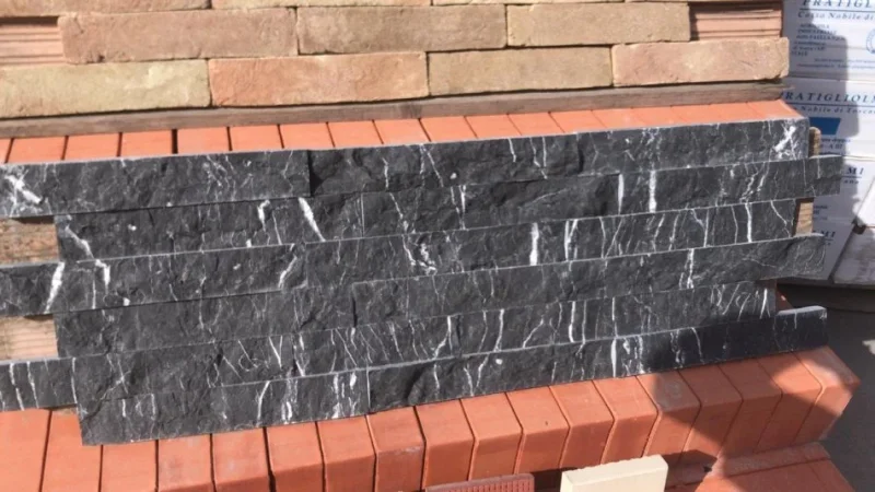 Tirane, shes Tulla xhami 10 €