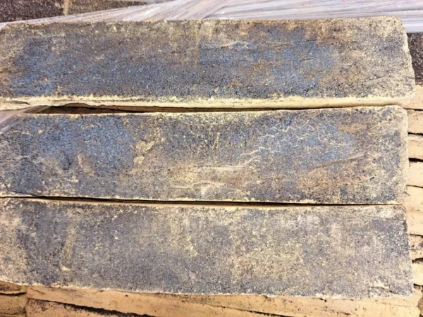 Tirane, shes Tulla xhami 10 €