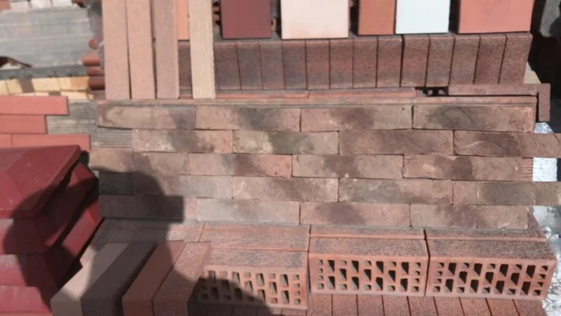 Tirane, shes Tulla shamat 10 €