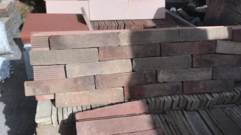 Tirane, shes Tulla shamat 10 €