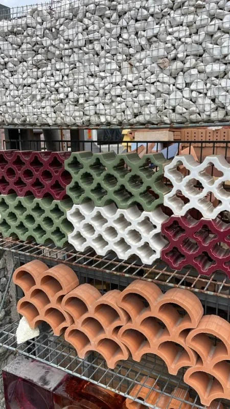 Tirane, shes Tulla shamat, Tulla balte, Tulla xhami 10 €