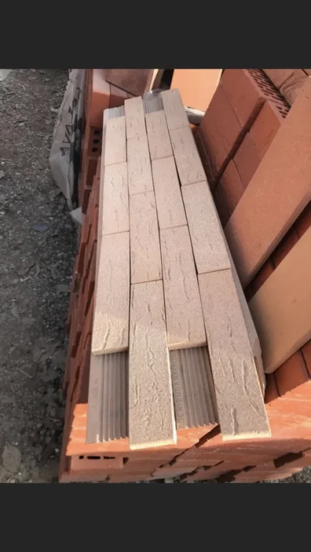 Tirane, shes Tulla shamat, Tulla xhami, pllaka balte veshje etj.. 10 €