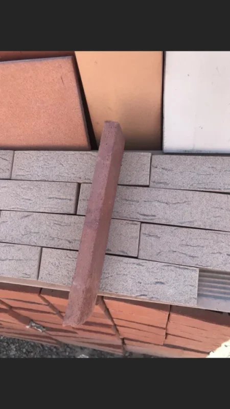 Tirane, shes Tulla shamat, Tulla xhami etj.. 10 €