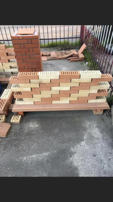 Tirane, shes Tulla shamat, Tulla xhami etj.. 10 €