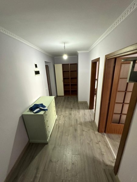 Tirane, jepet me qera apartament 2+1+Aneks+Ballkon Kati 1, 100 m² 700 € (Rruga e Kosovareve)