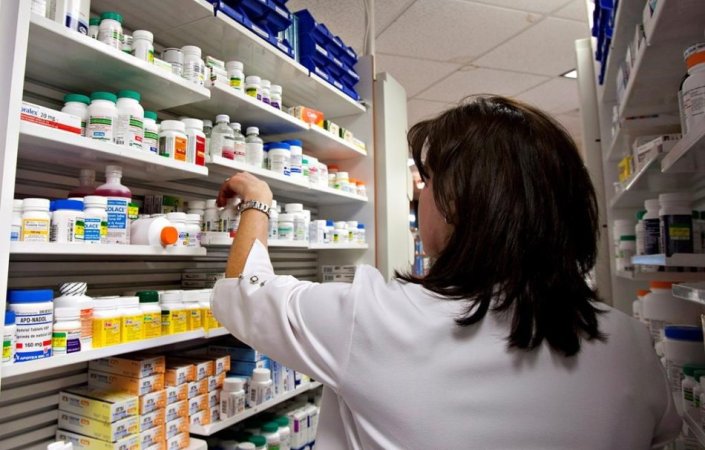 Tirane, jepet me qera dyqan -Farmaci Kati 0, 50 m² 1.000 € (Marko Bocari)