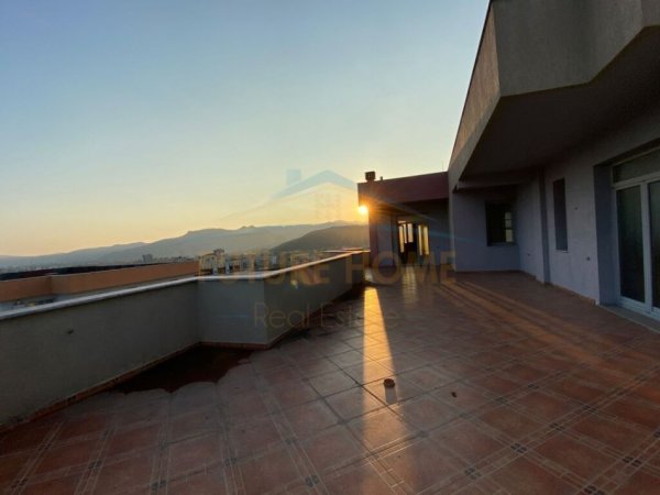 Elbasan, shitet apartament duplex Dublex , 591 m² 413.700 € (ELBASAN)