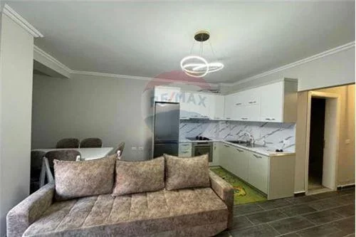 Golem, shitet apartament 1+1 Kati 4, 69 m² 90.000 € (Shitet apartament 1+1 tek Pishat e Buta, Golem!)
