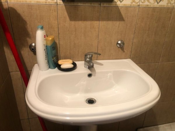 Tirane, jepet me qera ambjent biznesi Kati 1, 75 m² 1.000 € (Bajram Curi)