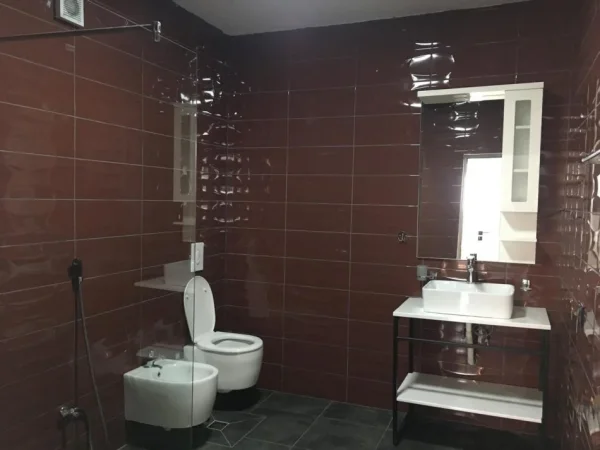 Tirane, jepet me qera apartament 2+1 Kati 3, 80 m² 450 € (Rruga e Dibres)