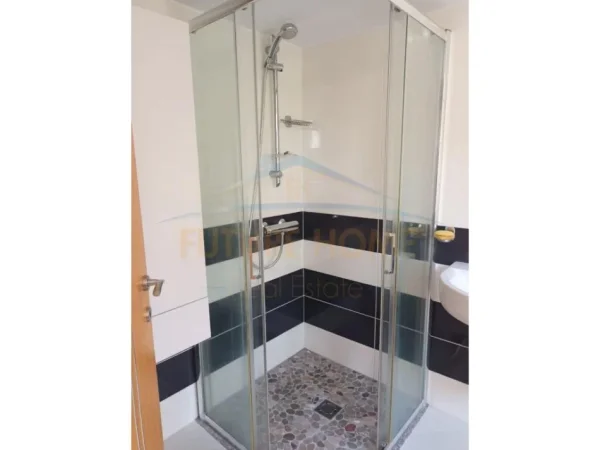 Tirane, shitet apartament 3+1+Ballkon Kati 2, 150 m² 140.000 € (Shkoze)