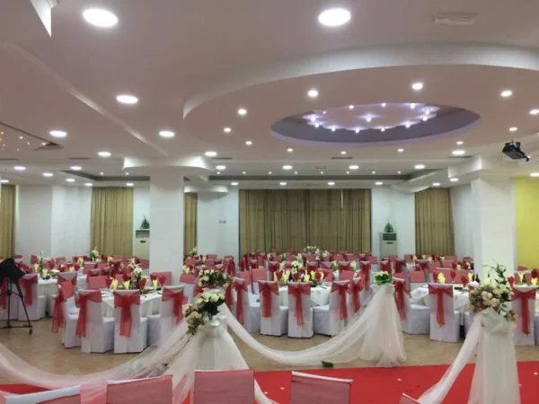 Durres, jepet me qera bar-resorant Kati 3, 400 m² 2.000 € (Fllake, Durres)