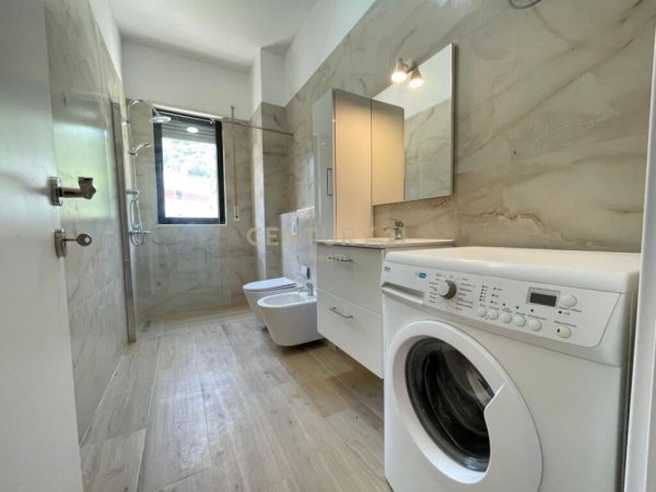 Tirane, jap me qera apartament 3+1+2 , 130 m² 750 € (Kodra e Diellit Residence)