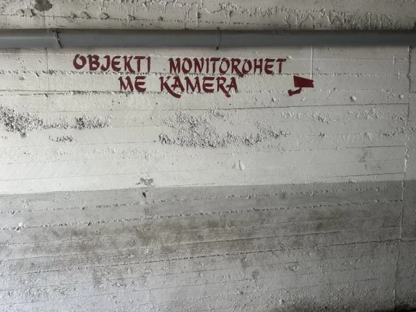 Tirane, shitet garazh Kati -1, 40 m² 42.000 € (Kavajes)