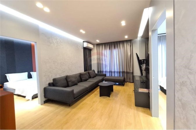 Tirane, jepet me qera apartament 2+1 , 100 m² (Apartament luksoz me qira ne Qender!)