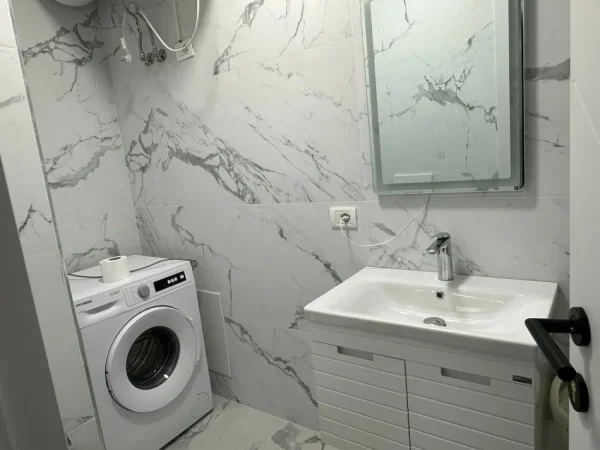 Tirane, jepet me qera apartament 2+1 Kati 6, 85 m² 600 € (Bulevardi Zogu i Pare)