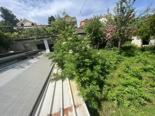 Tirane, shitet toke , 900 m² 150.000 € (Mezez ,Kalceto Arena)