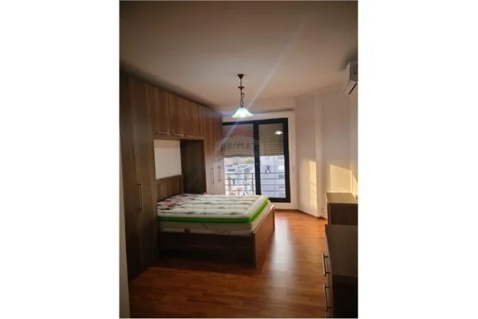 Tirane, jepet me qera apartament 2+1 Kati 5, 95 m² 630 € (ruga Asim Vokshi, Tiranë - Perballe Institutit "Harry T. Fultz")
