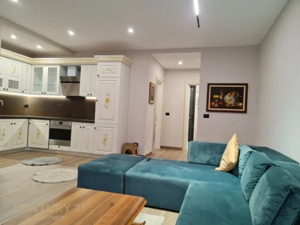 Tirane, shes apartament 1+1+Post Parkimi , 75 m² 200.000 € (Qendra Tregtare TEG)