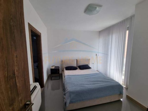 Tirane, jepet me qera ambjent biznesi Kati 5, 800 Euro