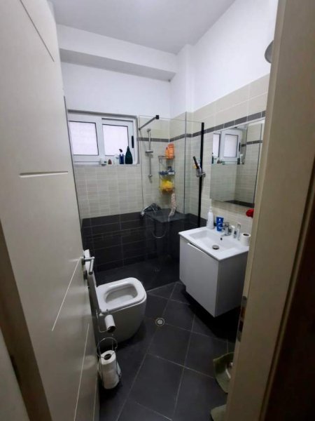 Tirane, shitet apartament 2+1+BLK Kati 2, 102 m² 128.000 Euro (Bill Klinton)