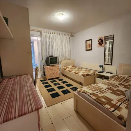 Tirane, jepet me qera apartament 3+1 Kati 3, 130 m² 600 Euro (stadiumi Dinamo)