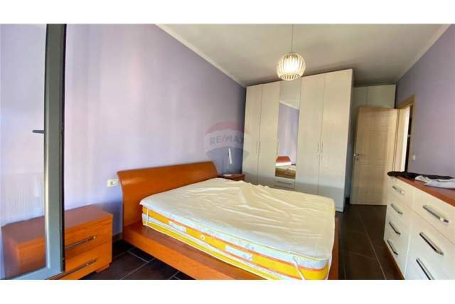 Tirane, jepet me qera apartament 1+1 Kati 2, 68 m² 950 Euro (TREGU ELEKTRIK)