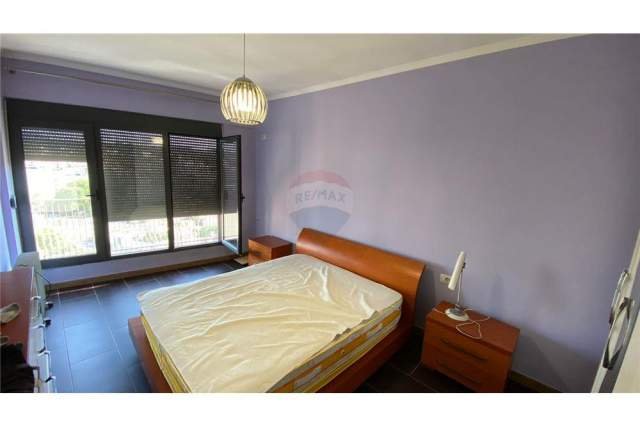 Tirane, jepet me qera apartament 1+1 Kati 2, 68 m² 950 Euro (TREGU ELEKTRIK)