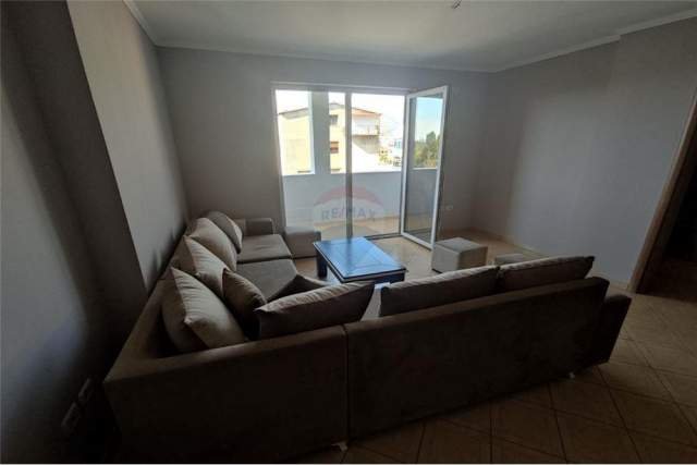 Tirane, jepet me qera apartament 2+1 Kati 1, 70 m² 400 Euro (RRUGA 5 MAJI)